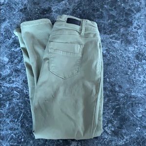 Green skinny pants. Soft fabric.